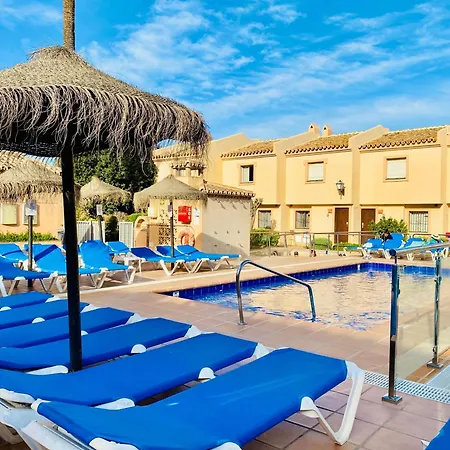 アパート Marina I Relax With Ocean Views, Pools, 250m To The Sea