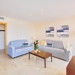 Apartment Marina I Relax With Ocean Views, Pools, 250m To The Sea Fuengirola